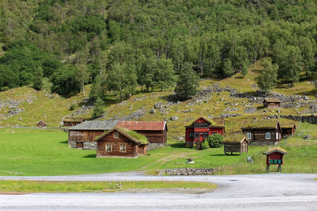 Laerdal - Steinklepp - Tyin